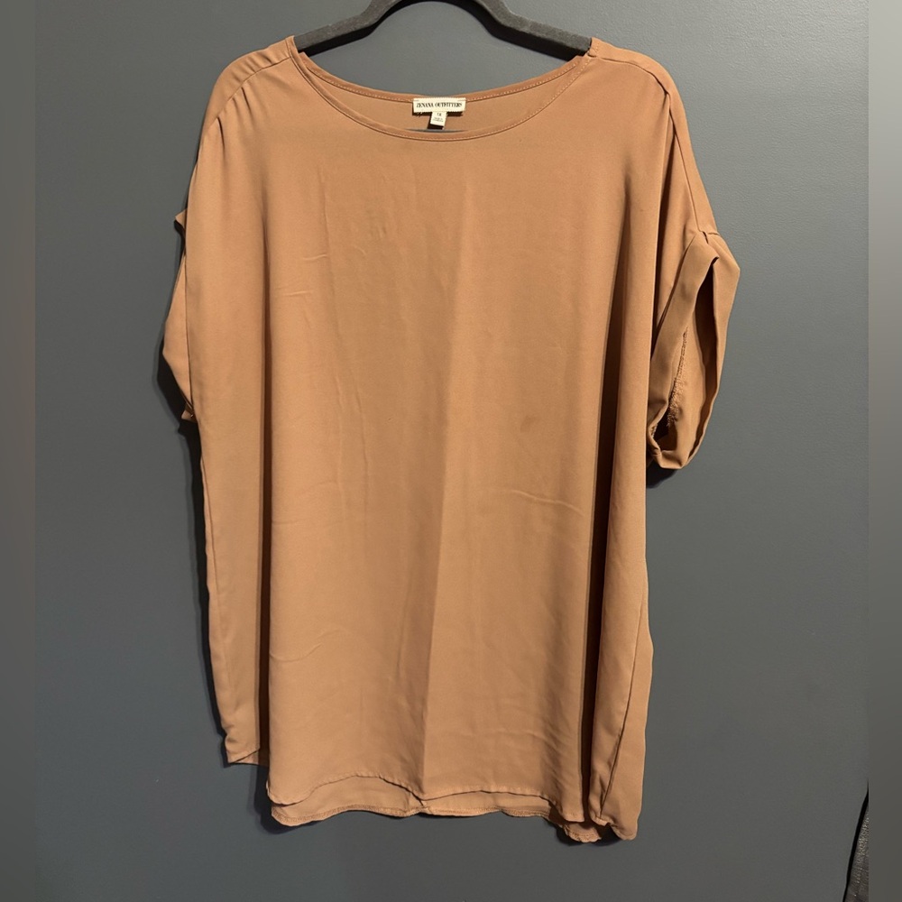 Zenana outfitters neutral blouse size 1X